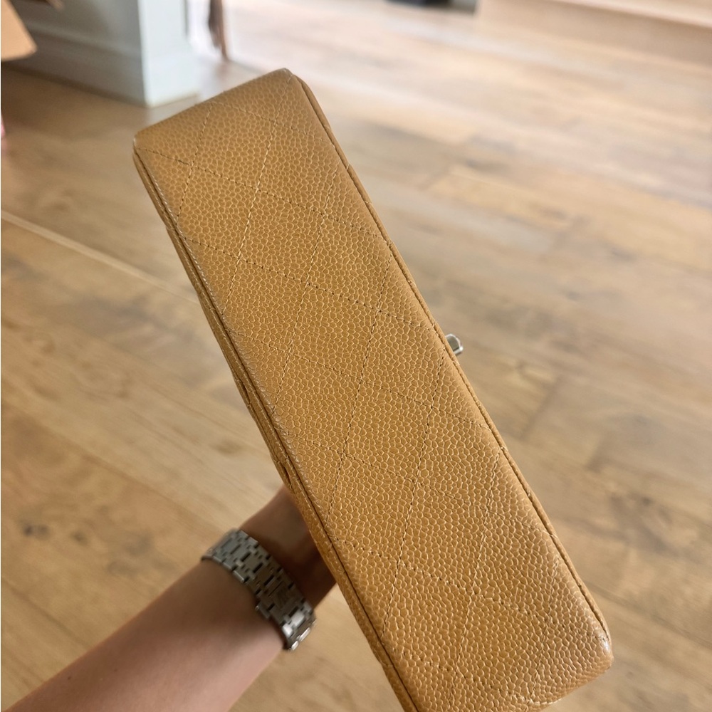 CHANEL Classic Medium Double Flap Caramel - Picture 5 of 12